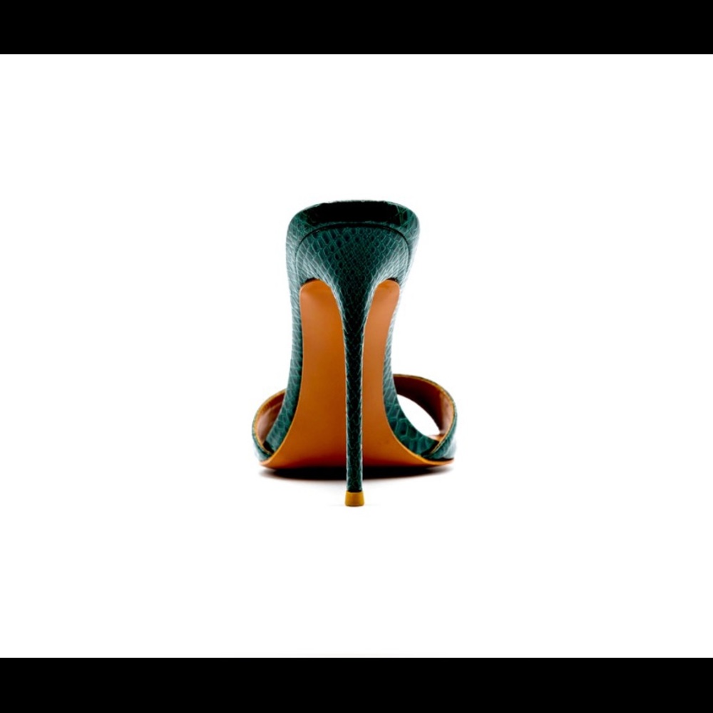 Madé Envy Mule